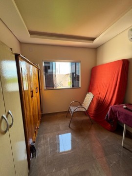 1099 - TERRENO DE ESQUINA COM CASA DE ALVENARIA