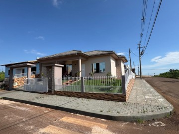 1099 - TERRENO DE ESQUINA COM CASA DE ALVENARIA