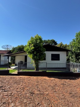 1106  TERRENO COM CASA E PAVILHÃO