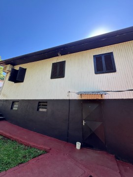 1106  TERRENO COM CASA E PAVILHÃO